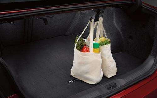 Car trunk features 3
