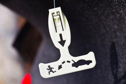 Car trunk features 1
