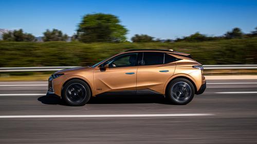 DS 4 Cross 1.5 BlueHDi 130 EAT8 3