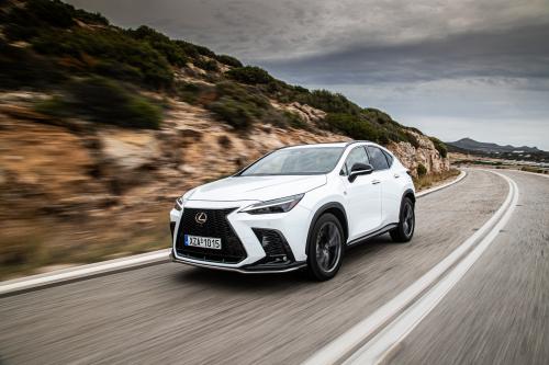 DS 7 E-Tense 300ps vs Lexus NX 450h