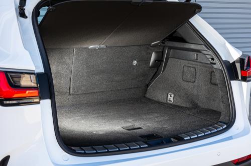 DS 7 E-Tense 300ps vs Lexus NX 450h