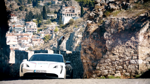 Porsche Taycan Turbo S 4
