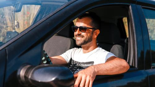 Driver wearing sunglasses 4