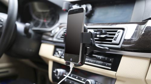 Driving while on mobile phone 4