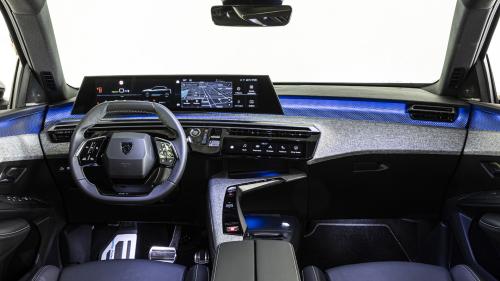 Peugeot E-3008