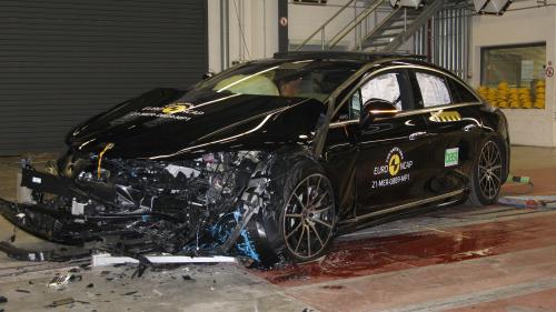 Mercedes EQS crash test
