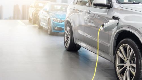 Ηλεκτρικό αυτοκίνητο που φορτίζει