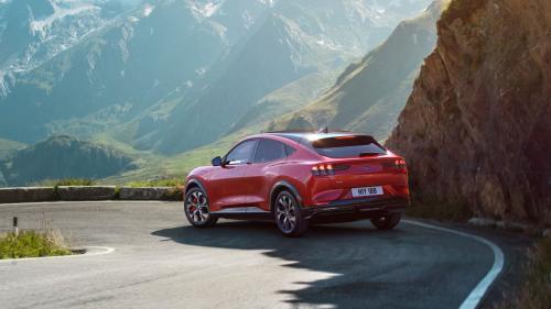 Ford Mustang Mach-E ετοιμοπαράδοτη