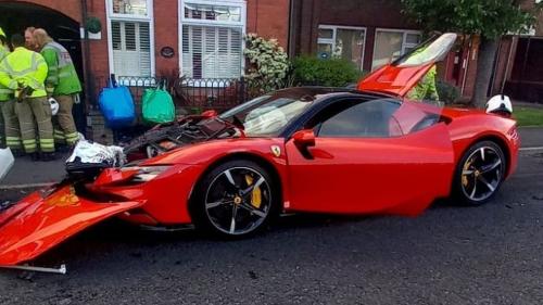 Ferrari SF90 crash 2
