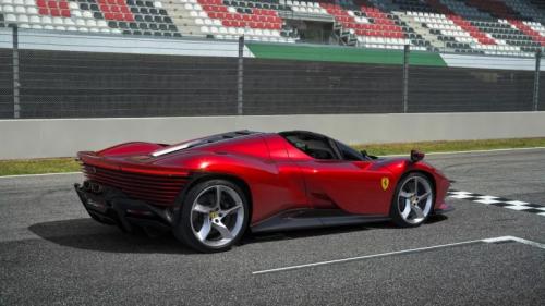Ferrari pen b