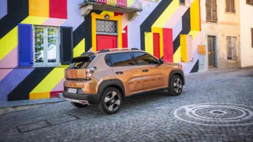 Fiat-Grande-Panda-Hybrid-4