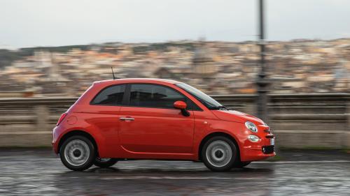 H τρέχουσα, βασική υβριδική Fiat 500
