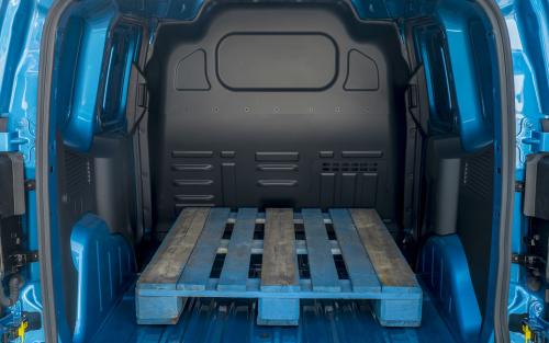 Ford E-Transit Courier 4