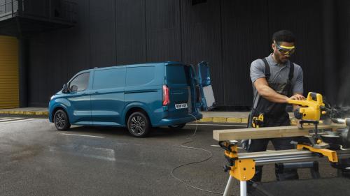 Ford E_Transit Custom 3