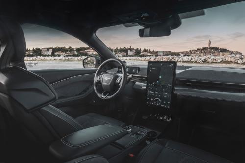 ford mustang mach-e gt