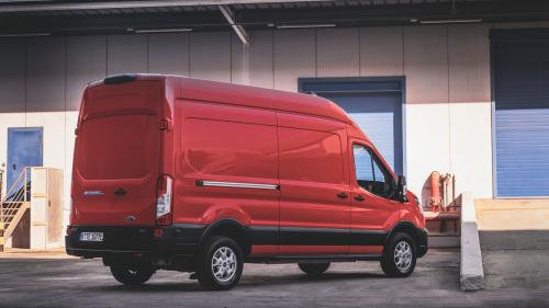 Οδηγούμε στους δρόμους της Βαρκελώνης το Ford E-Transit