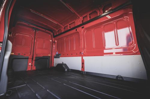 Οδηγούμε στους δρόμους της Βαρκελώνης το Ford E-Transit
