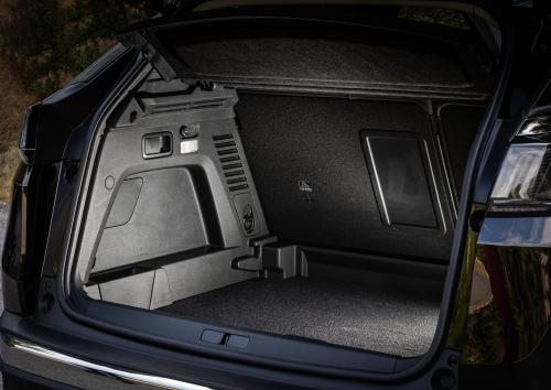 Nissan Qashqai vs Peugeot 3008