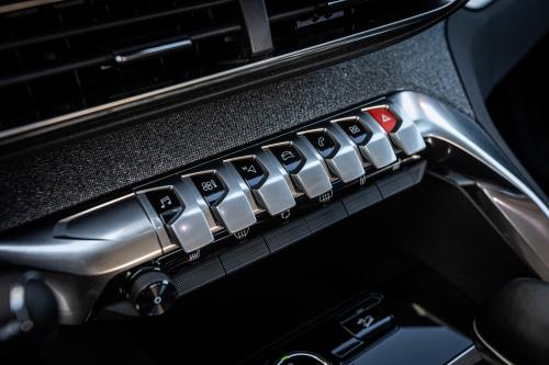 Peugeot 3008 vs Audi Q3