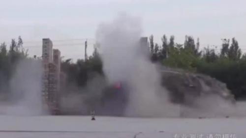 Hongqi torture crash test 4