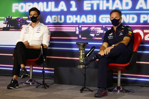 Ο Christian Horner με τον Toto Wolff πριν το GP του Abu Dhabi 2021