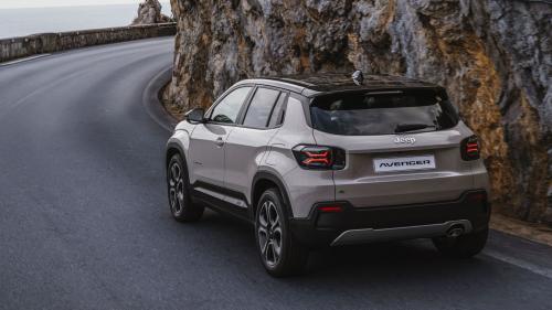 Jeep Avenger e-Hybrid 3