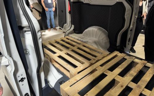 Kia PV5 Cargo 4