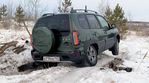 Lada Niva Travel b