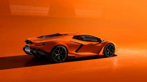 Lamborghini Revuelto 3