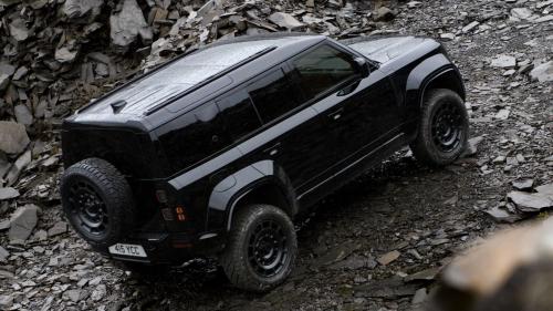 Land Rover Dender OCTA Black