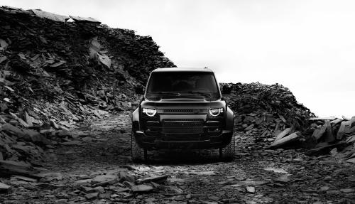 Land Rover Dender OCTA Black