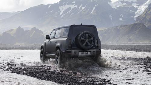 Land Rover Defender 110 V8 3