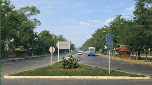 Το τελείωμα της Λεωφόρου Συγγρού στο Δέλτα Φαλήρου. Αριστερά ο ιππόδρομος, δεξιά Ευγενίδειο και ΚΕΑ.