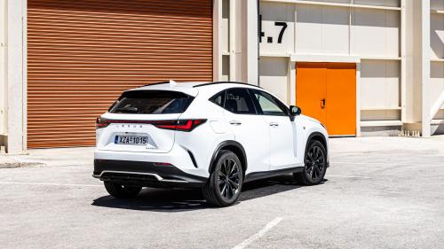 Lexus NX 450h+ 2