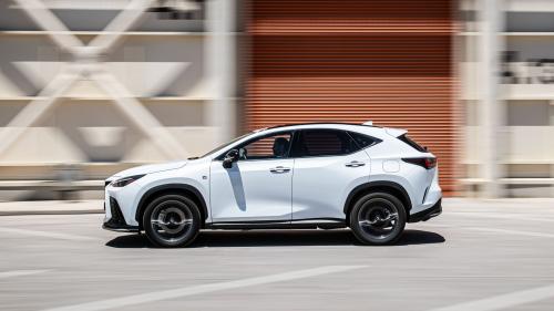 Lexus NX 450h+ 3