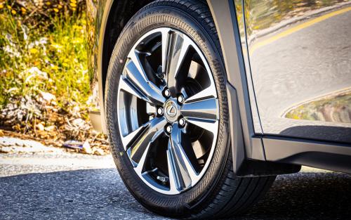 Lexus UX 250 h AWD 14