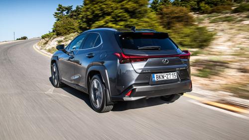 Lexus UX 250 h AWD 5