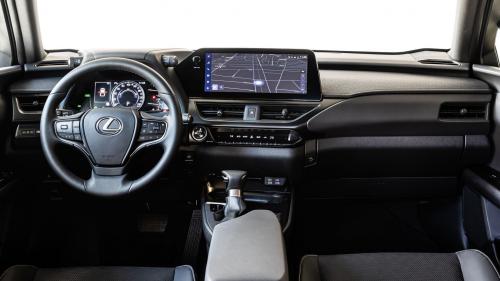 Lexus UX 250 h AWD 7