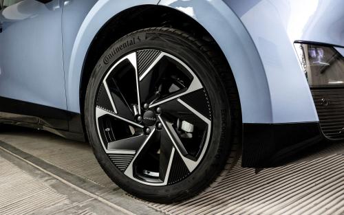 Lynk & Co 02 16