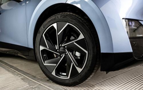 Lynk & Co 02 25