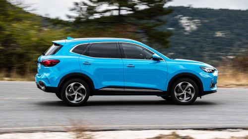 MG HS C-SUV