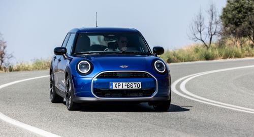 MINI Cooper 5D 1