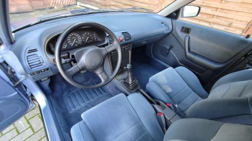 Mazda-323F 2
