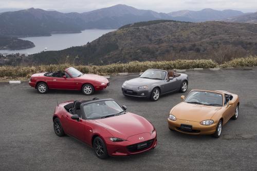 Οι τέσσερις γενιές του εμβληματικού Mazda MX-5