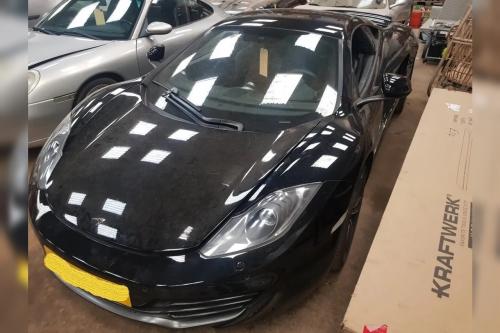 McLaren MP4-12C 1