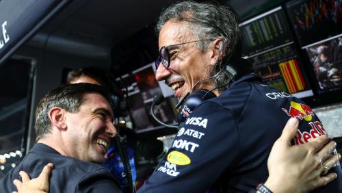 O Mekies στο pitwall με τον Mateschitz