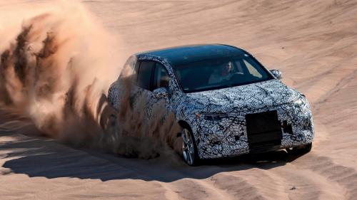 Mercedes EQS SUV camo