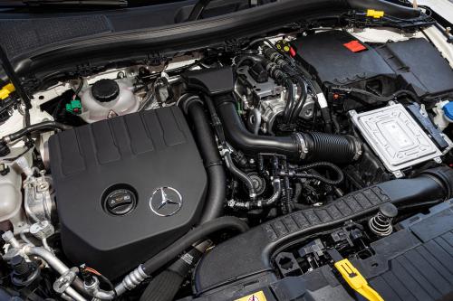 Mercedes GLA vs BMW X1