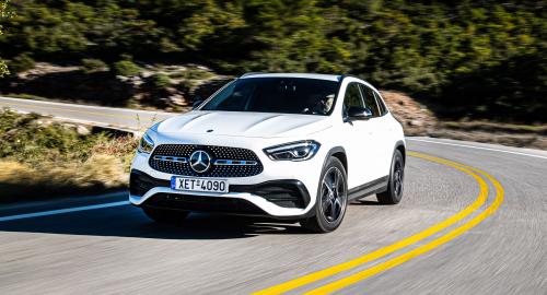Mercedes-Benz GLA 200 11