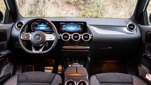 Mercedes-Benz GLA 200 4